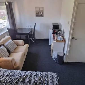 Spacious With Kichenet Rotherham