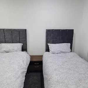 3 Bedroom - Meadowhall, Magna, Utilita Arena, Free Parking, Garden Rotherham